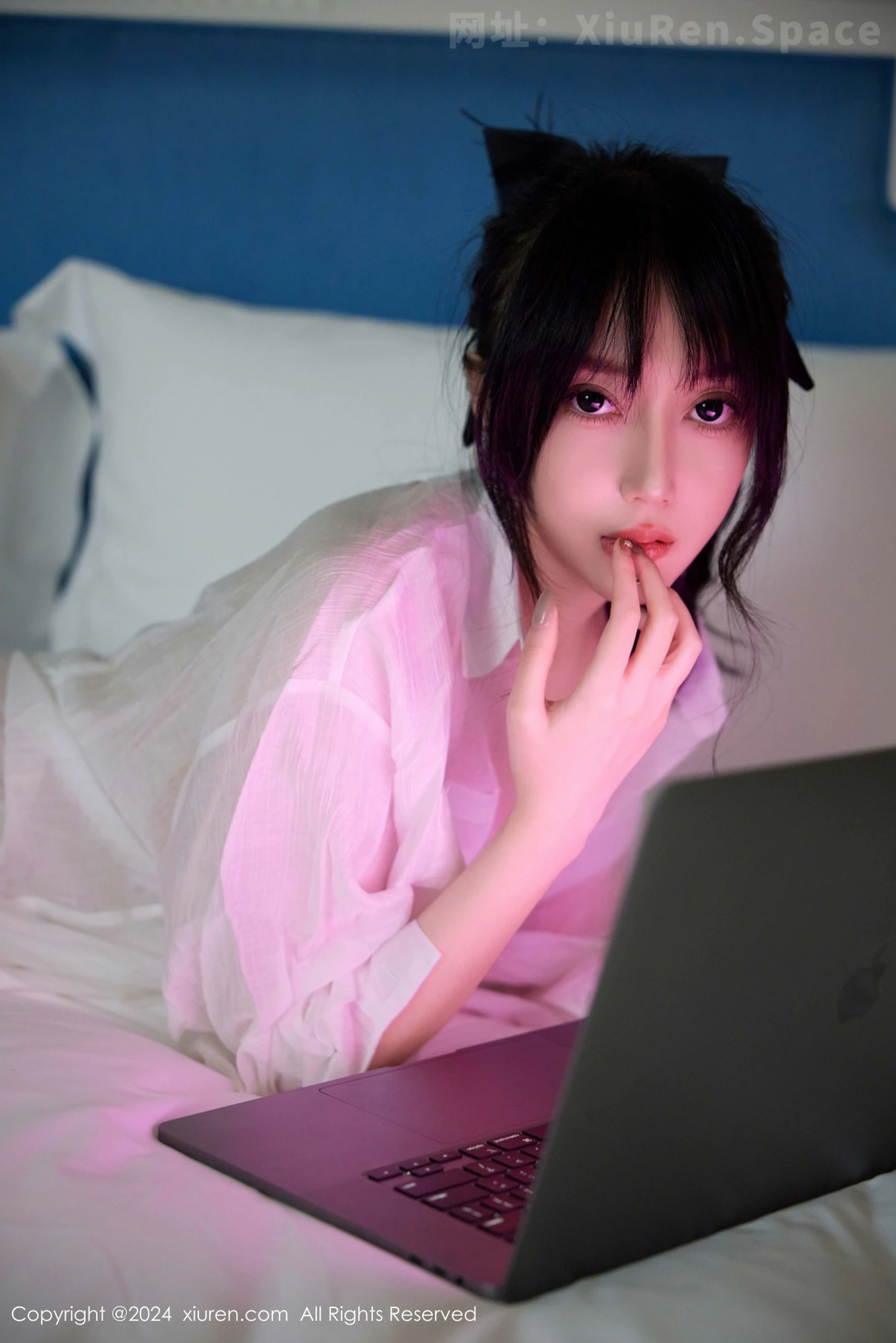 图片[4]-[XiuRen秀人网] VOL.9274 模特玥儿玥er浴室性感白色衬衫配白色丝袜秀曼妙身姿诱惑写真75P-秀人网官方网站